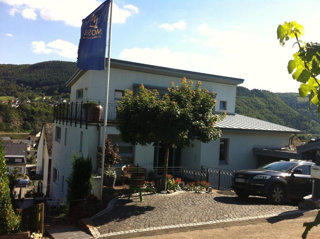 Weingut-Aparthotel Olinger Mehring (Rhineland-Palatinate) Exterior foto